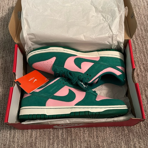 Nike Dunk Low Retro SE - Picture 1 of 5